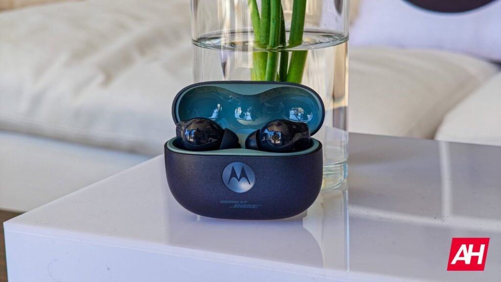 The moto buds 2 plus pack Bose sound and hybrid drivers for $150