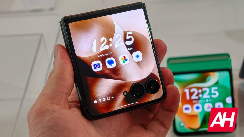 Motorola Razr Plus 2025 Just Hit Its Lowest Price Ever at $575