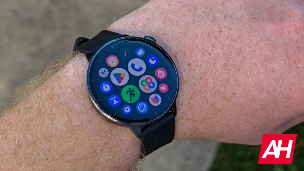 OnePlus Watch 4 colors and design leaked via packaging