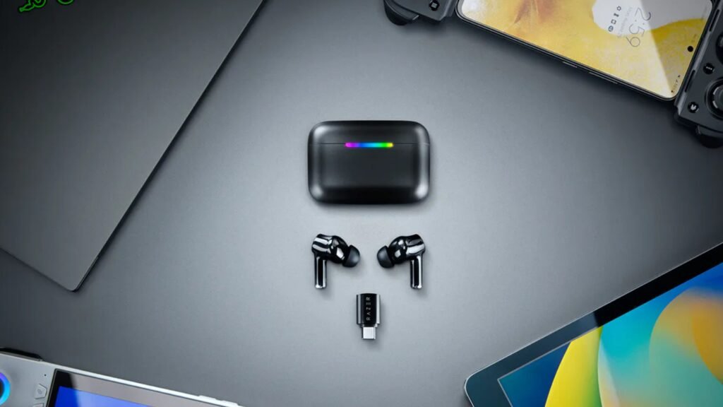 Razer’s new gaming earbuds come with a surprisingly feature-packed case