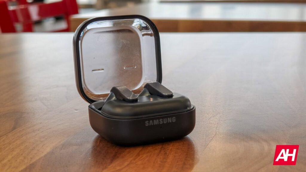 Samsung's mystery true wireless earbuds show up yet again