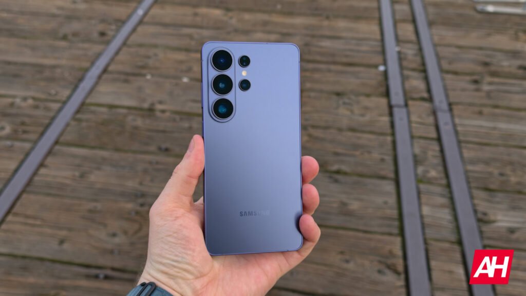 Samsung Is Adding a Fourth Galaxy S27 Model — And It's Basically an Ultra Without the S Pen