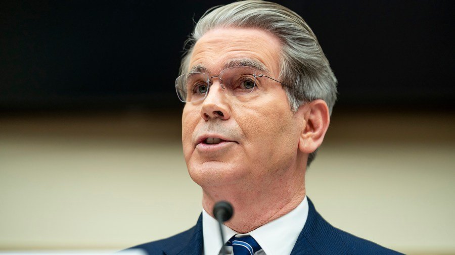 White House ramps up pressure to pass crypto bill as Congress returns