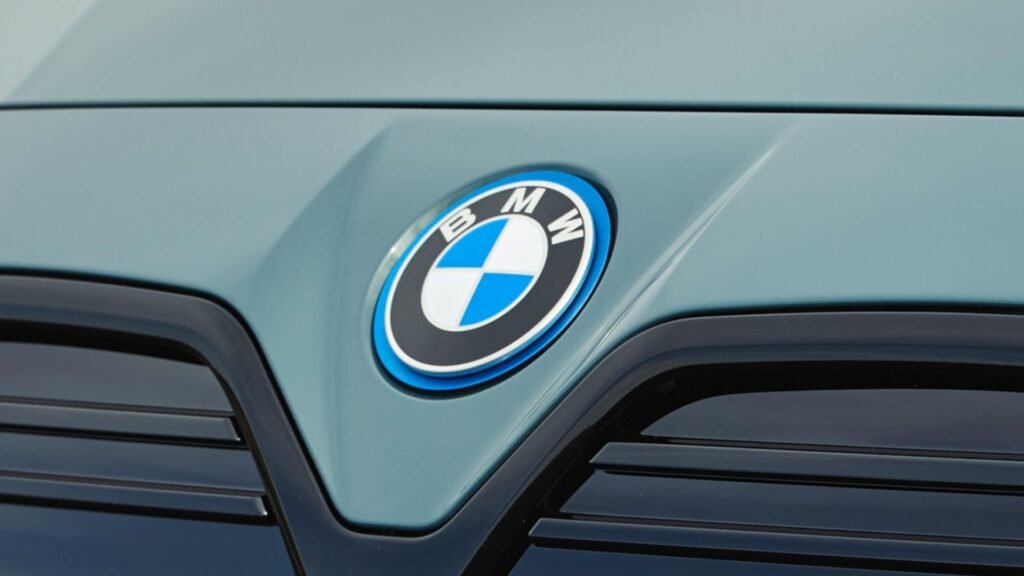 Even BMW Recognizes The Strength Of An Old-Fashioned Ladder Frame