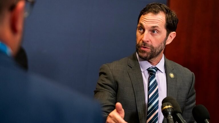 House Democrat: Russia is 'real winner' of Strait of Hormuz blockade by US