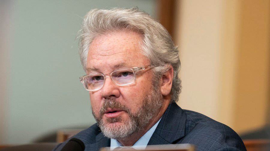 Trump asks GOP to 'unify' ahead of vote on spy powers