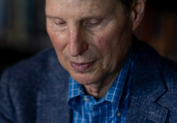 Wyden urges Democrats to back FISA privacy amendments