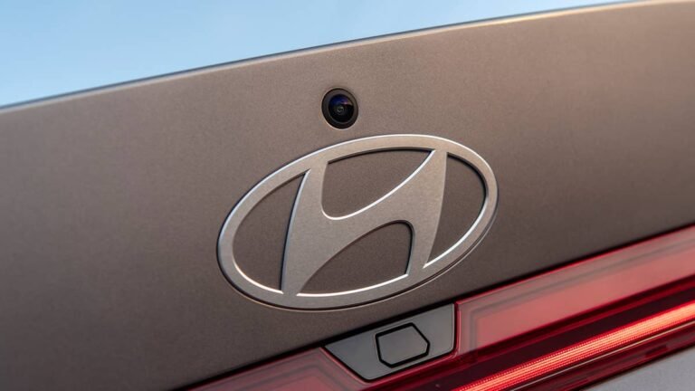 Hyundai and Genesis Recall Nearly 300,000 Cars with a Dangerous Seat Belt Fault