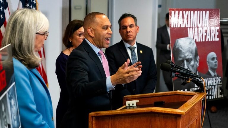 Jeffries warns Democrats might not support FISA reauthorization if Patel remains atop FBI