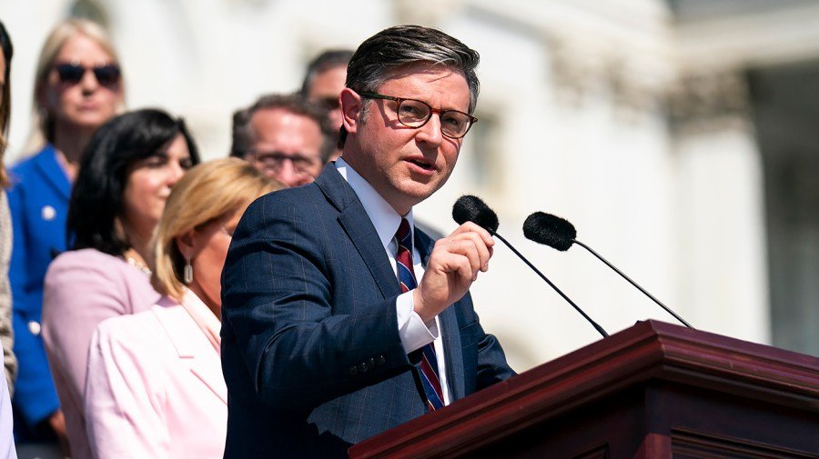 Republicans discuss boosting existing spy powers guardrails as FISA compromise