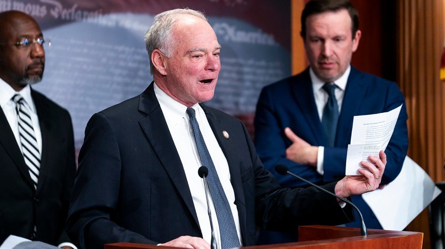 Kaine: Strait of Hormuz should be 'open to all'