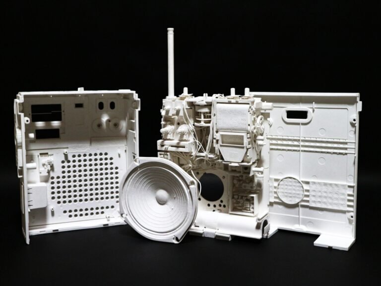Marvel at Manabu Kosaka’s Hyperrealistic Paper Sculptures of Retro Objects