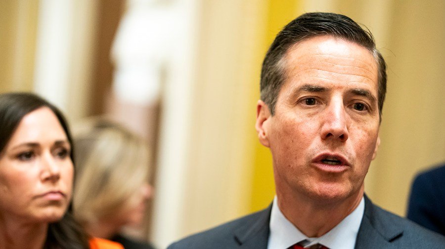 Senators ban themselves from prediction markets