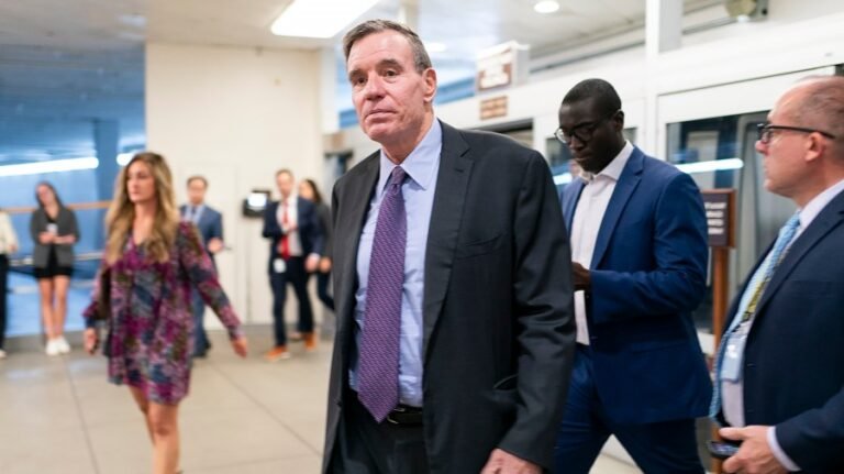 Warner on US blockade in Strait of Hormuz: 'I don't get that logic’