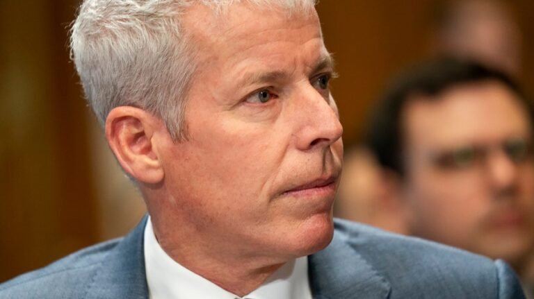 Wright: Gas prices dropping below $3 'might not happen until next year'