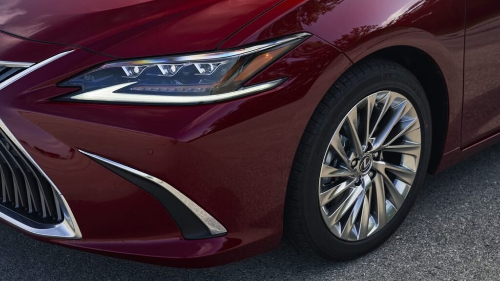 The Japanese Luxury Sedan That Leaves The BMW 3 Series In Its Dust