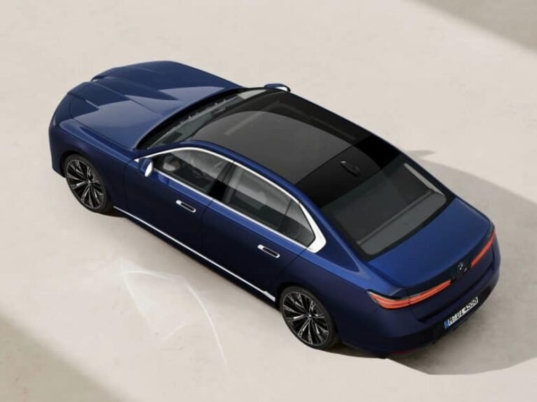 BMW’s New Dual-Finish Paint Costs 14,000 Euros. Here’s Why