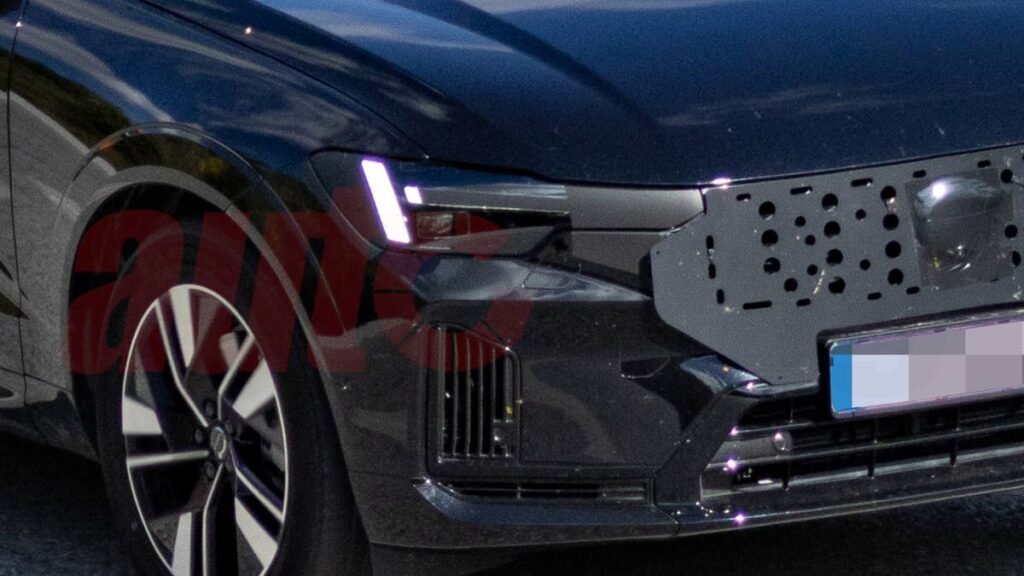 Volvo XC60 Hybrid Spied With 124-Mile EV Range To Challenge BMW X3
