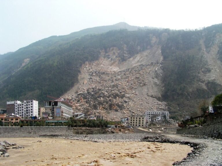 Fatalities from landslides in earthquakes