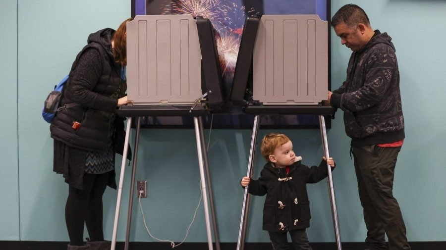 Battle for House control heats up in Nebraska as voters head to polls
