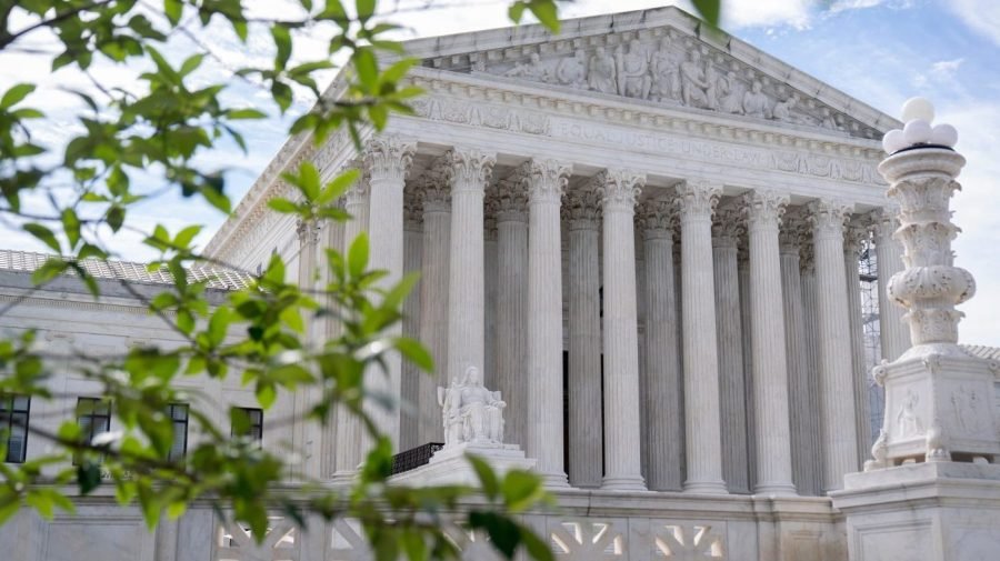 Thomas, Alito say Supreme Court obligated to hear Florida’s commercial driving fight