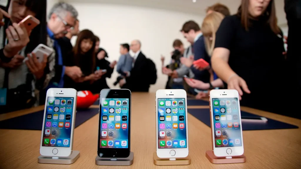 iPhone owners could get up to $95 after Apple settles AI lawsuit for $250 million