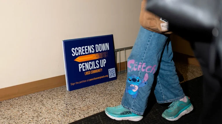 Tech weary parents call for ‘Screens Down, Pencils Up’ but U.S. schools are pushing back