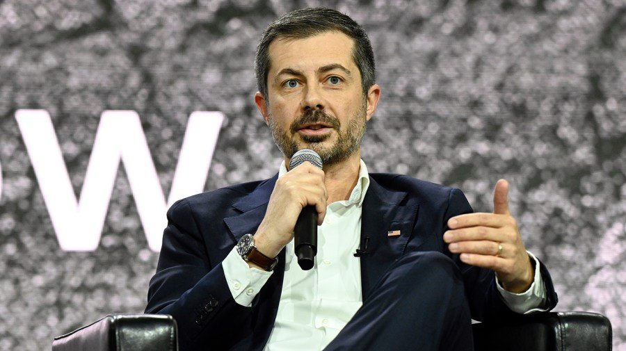Buttigieg blasts Duffy's 'Great American Road Trip' as 'embarrassment'