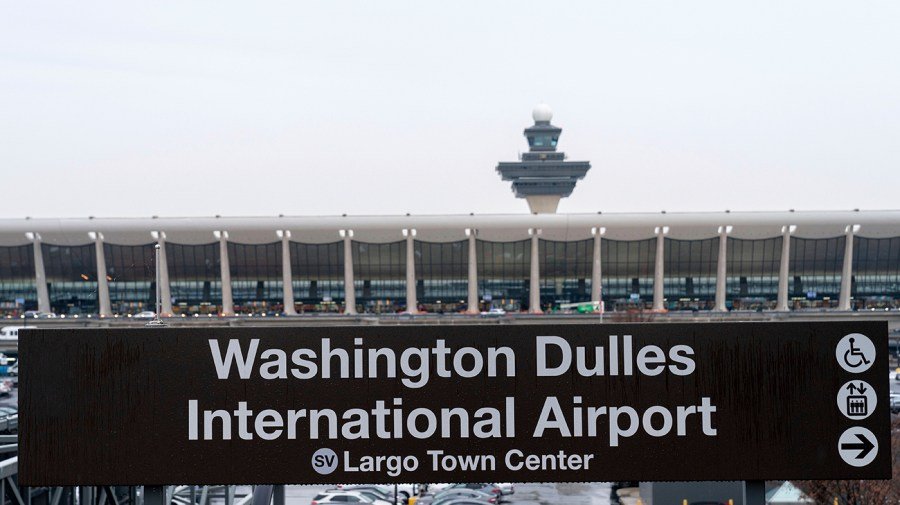 US orders travelers from Ebola outbreak countries to pass through Dulles for enhanced screening
