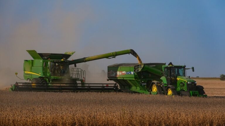 Trump, GOP make midterm appeal to farmers with China deal, farm bill