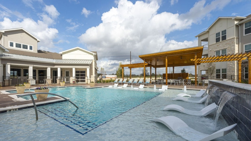 Rockstar Obtains Refi for 298-Unit Houston-Area Apartment Community