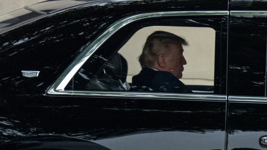 White House memo says Trump 'remains in excellent health' after physical