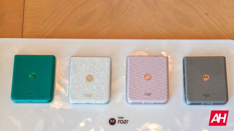 PANTONE Has Made Phones Fun Again, and Motorola Is Leading the Way