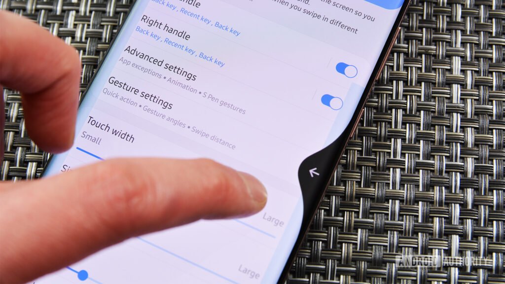 A pesky bug is freezing gestures after screenshots on Galaxy phones