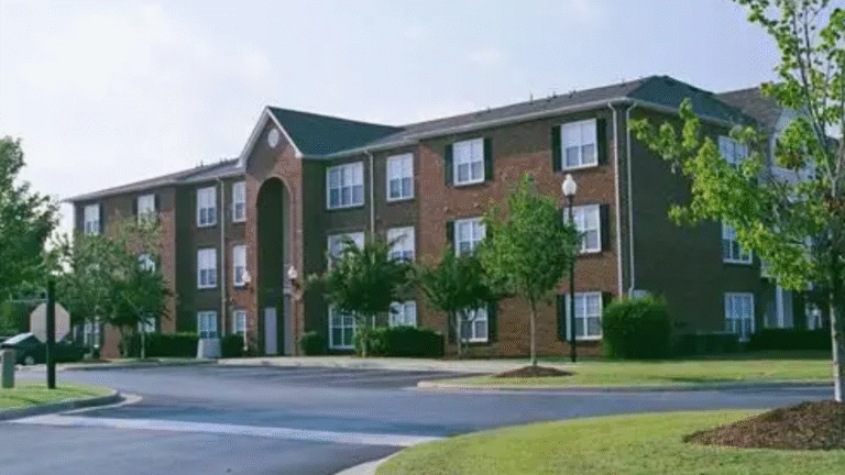 Blue Ridge Offloads 384-Unit Jax Apartment Community