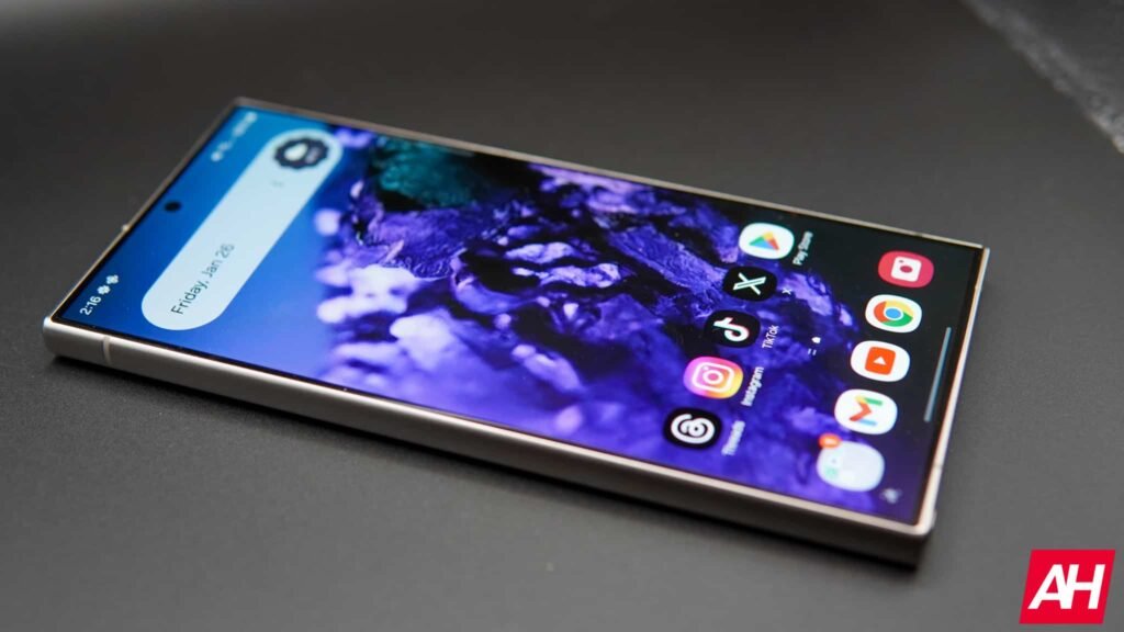 One UI 8.5 Reaches Galaxy S24 Series in the US: Enhanced AI, AirDrop Support & More