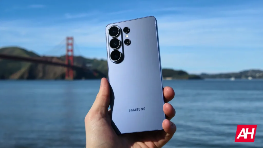 Samsung’s creepy new Galaxy S26 Ultra ad wants to scare you into using its privacy screen