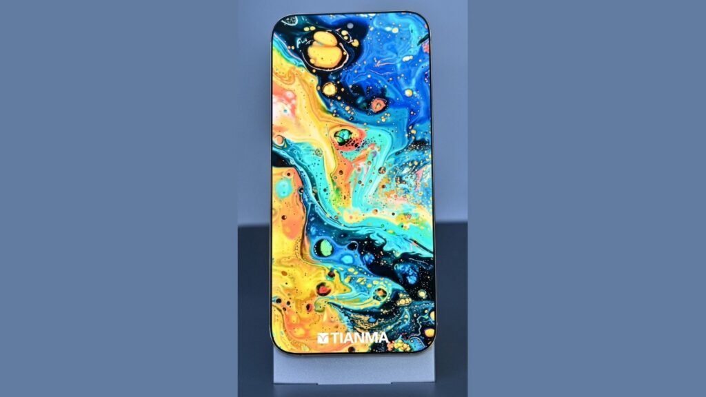 This Smartphone Display Has the Thinnest Bezels… By Far