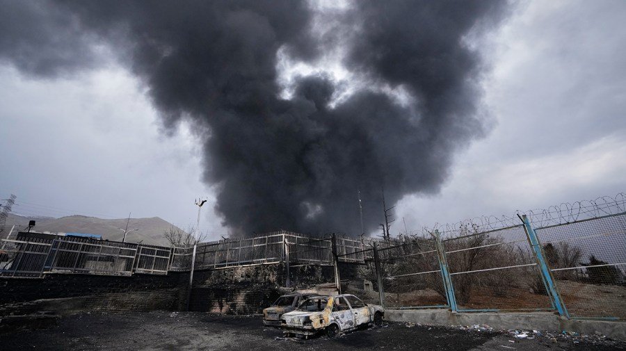 2 US cargo ships have crossed Strait of Hormuz, military says