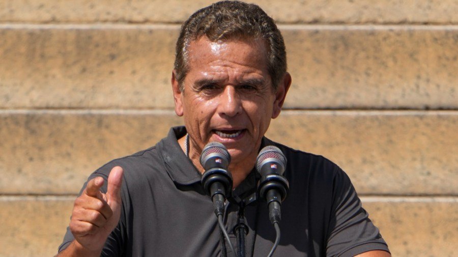Democratic candidate: 'Can't put everything' wrong with California on Trump
