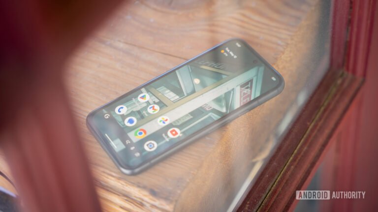 Wallpaper Wednesday: More great phone wallpapers for all to share (May 13)