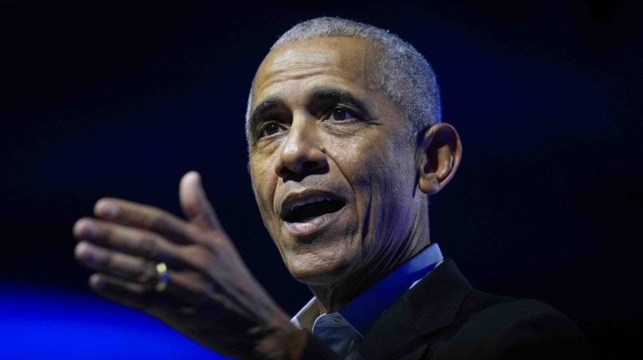 Obama says president 'shouldn't have a bunch of side hustles'