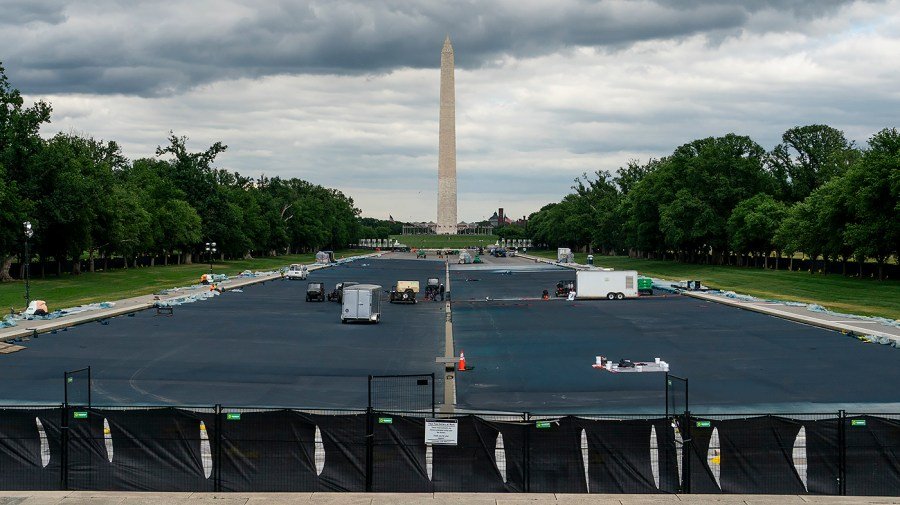 Trump golf resort manager advising on reflecting pool project   