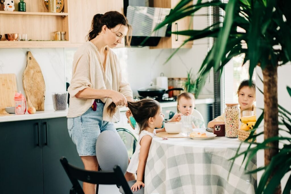 Moms Are Feeling "Friendship Burnout" & Social Media Might Be To Blame