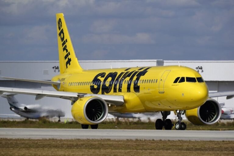 Spirit Airlines preparing to shut down if bailout deal isn't reached: Reports