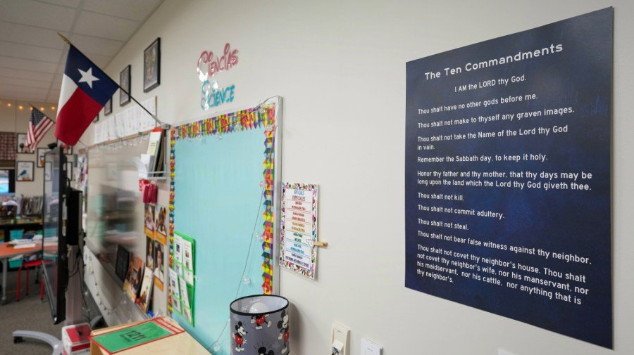 Texas’s latest Ten Commandments decision disregards religious freedom