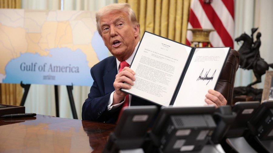 Federal appeals court probes Trump's targeting of law firms 
