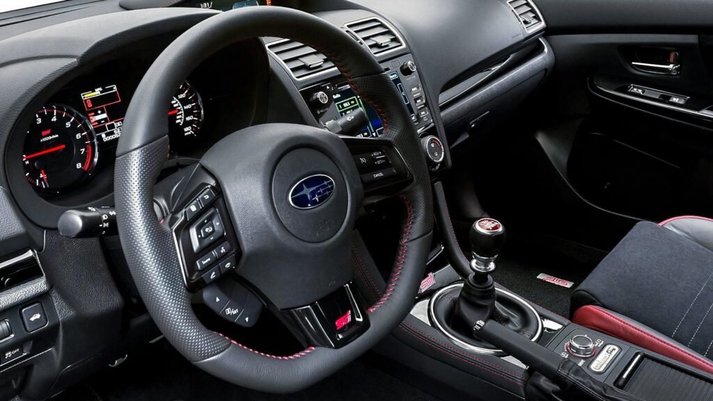 The Last Sedans With Hydraulic Steering Enthusiasts Should Be Buying