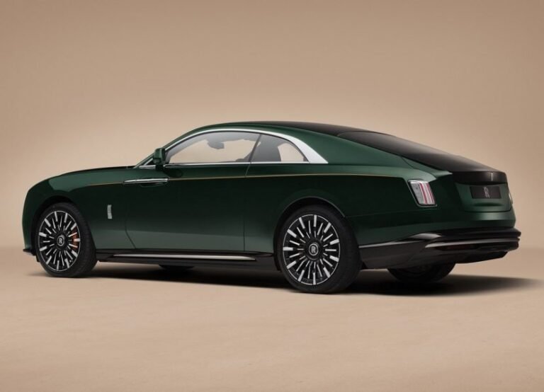 2027 Rolls-Royce Spectre: NACS Port, More Range, Faster Charging