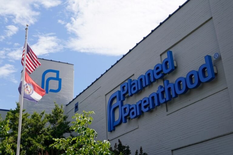 Anti-abortion group turns up the heat on defunding Planned Parenthood